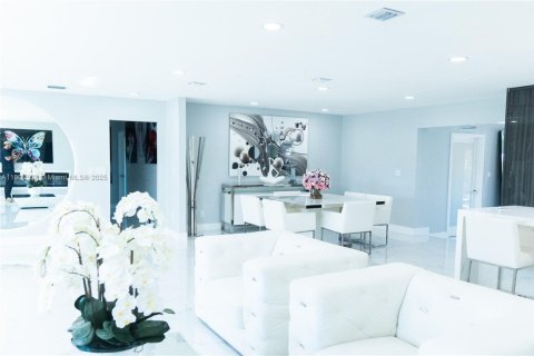 Casa en venta en Miami, Florida, 5 dormitorios, 304.63 m2 № 2015410 - foto 9