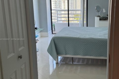 Снять в аренду кондоминиум в Авентура, Флорида 2 спальни, 109.72м2, № 1991146 - фото 15