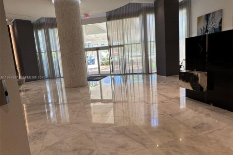Снять в аренду кондоминиум в Авентура, Флорида 2 спальни, 109.72м2, № 1991146 - фото 29