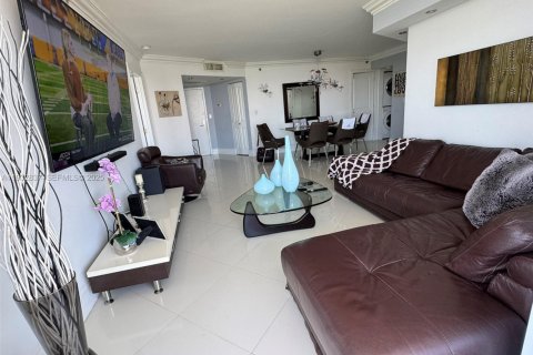 Снять в аренду кондоминиум в Авентура, Флорида 2 спальни, 109.72м2, № 1991146 - фото 10