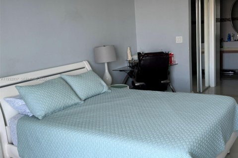 Снять в аренду кондоминиум в Авентура, Флорида 2 спальни, 109.72м2, № 1991146 - фото 14