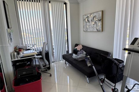 Снять в аренду кондоминиум в Авентура, Флорида 2 спальни, 109.72м2, № 1991146 - фото 22