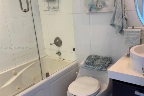 Снять в аренду кондоминиум в Авентура, Флорида 2 спальни, 109.72м2, № 1991146 - фото 23