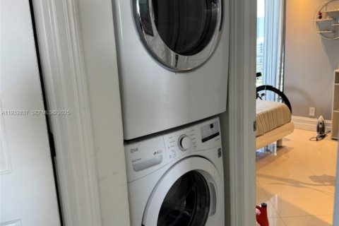 Снять в аренду кондоминиум в Авентура, Флорида 2 спальни, 109.72м2, № 1991146 - фото 27