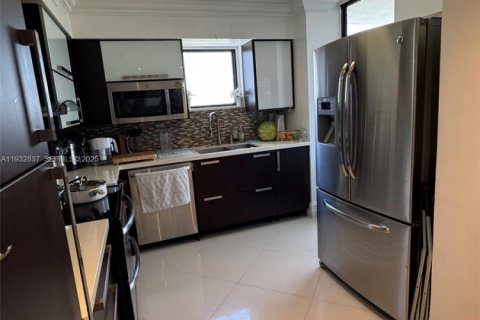 Снять в аренду кондоминиум в Авентура, Флорида 2 спальни, 109.72м2, № 1991146 - фото 13