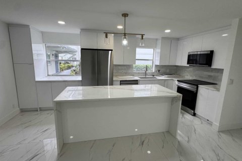 Condo in Delray Beach, Florida, 2 bedrooms № 2175742