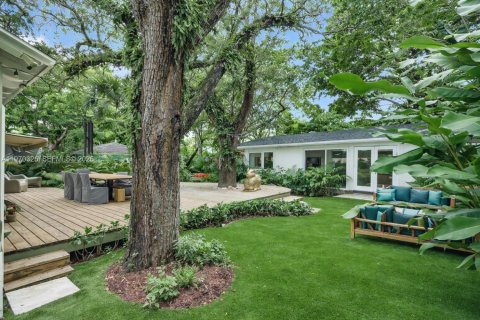 House in Miami, Florida 4 bedrooms, 163.14 sq.m. № 2031249 - photo 25