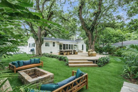 House in Miami, Florida 4 bedrooms, 163.14 sq.m. № 2031249 - photo 5