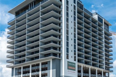 Appartement à louer à Saint Petersburg, Floride: 2 chambres, 113.15 m2 № 1762183 - photo 1