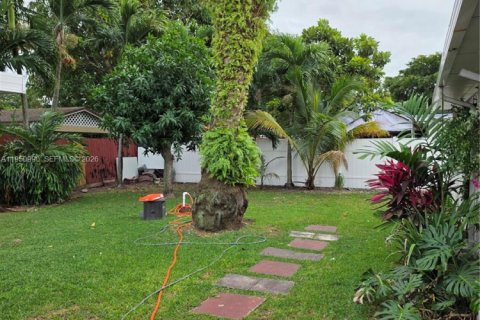 Casa en venta en Hialeah, Florida, 3 dormitorios, 167.22 m2 № 2008668 - foto 11