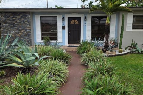 Casa en Hialeah, Florida 3 dormitorios, 167.22 m2 № 2008668