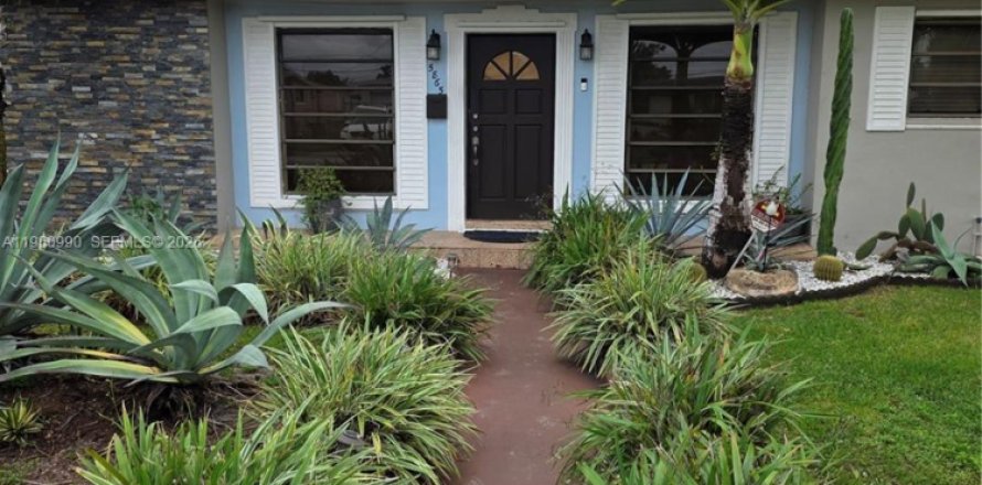 Casa en Hialeah, Florida 3 dormitorios, 167.22 m2 № 2008668