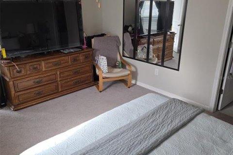 House in Apollo Beach, Florida 3 bedrooms, 117.99 sq.m. № 2207748 - photo 8