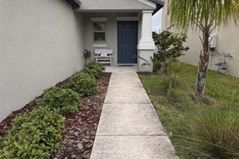 House in Apollo Beach, Florida 3 bedrooms, 117.99 sq.m. № 2207748 - photo 4