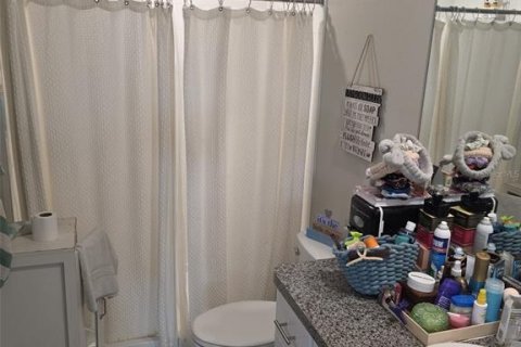 House in Apollo Beach, Florida 3 bedrooms, 117.99 sq.m. № 2207748 - photo 10