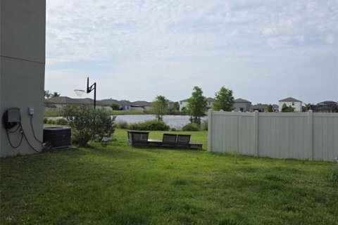 House in Apollo Beach, Florida 3 bedrooms, 117.99 sq.m. № 2207748 - photo 19