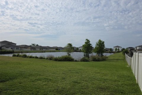 House in Apollo Beach, Florida 3 bedrooms, 117.99 sq.m. № 2207748 - photo 18