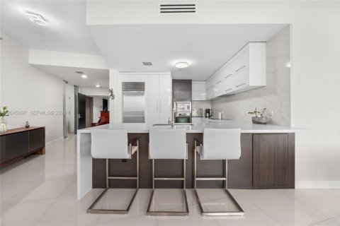 Condo in Miami, Florida, 3 bedrooms  № 2186702 - photo 9