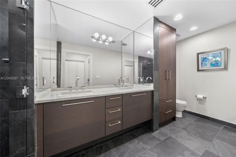 Condo in Miami, Florida, 3 bedrooms  № 2186702 - photo 14