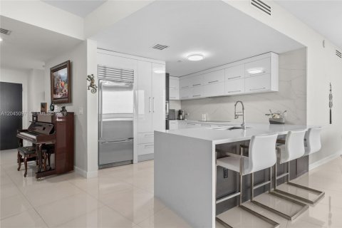 Condo in Miami, Florida, 3 bedrooms  № 2186702 - photo 8