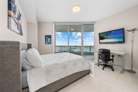 Condo in Miami, Florida, 3 bedrooms  № 2186702 - photo 17
