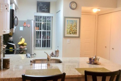 Condo in Pompano Beach, Florida, 2 bedrooms № 2245785 - photo 3