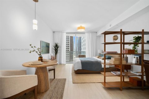 Estudio en el Condominio en Miami, Florida  № 2085003