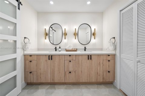 Купить виллу или дом в Корал-Гейблс, Флорида 4 спальни, 223.99м2, № 2047684 - фото 29