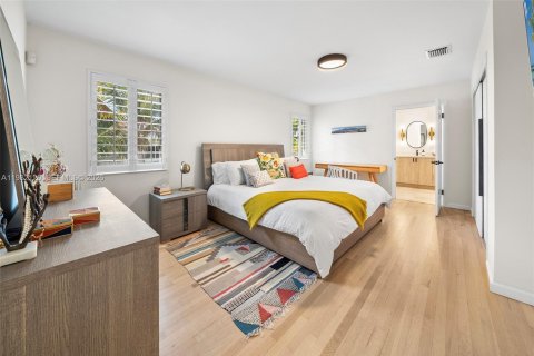 Купить виллу или дом в Корал-Гейблс, Флорида 4 спальни, 223.99м2, № 2047684 - фото 25