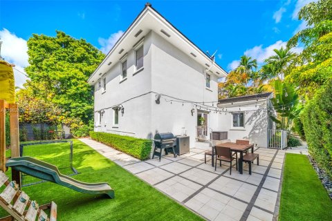 Купить виллу или дом в Корал-Гейблс, Флорида 4 спальни, 223.99м2, № 2047684 - фото 20