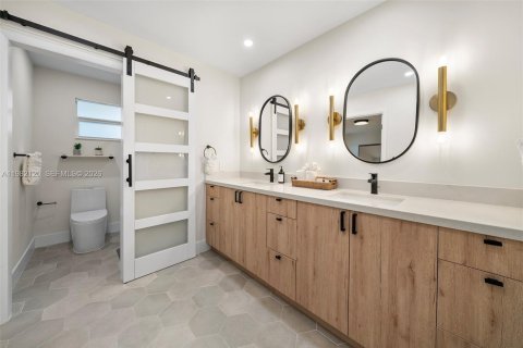 Купить виллу или дом в Корал-Гейблс, Флорида 4 спальни, 223.99м2, № 2047684 - фото 30