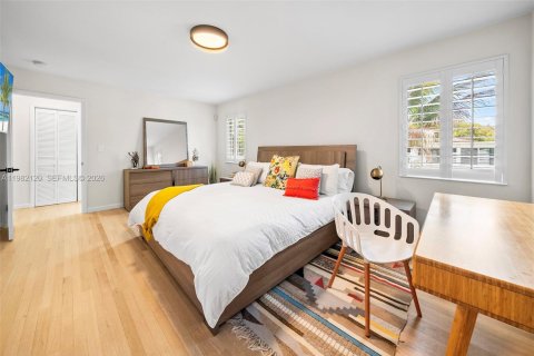 Купить виллу или дом в Корал-Гейблс, Флорида 4 спальни, 223.99м2, № 2047684 - фото 27