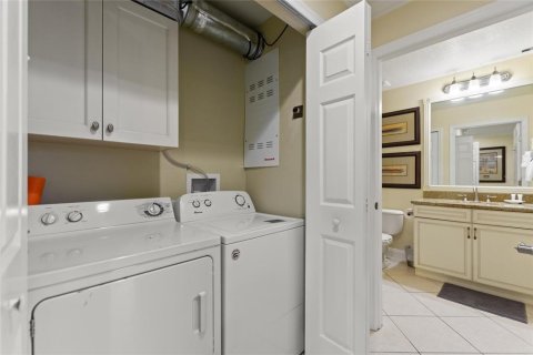 Condo in Four Corners, Florida, 3 bedrooms  № 1686990 - photo 24