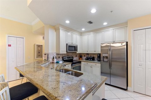 Condo in Four Corners, Florida, 3 bedrooms  № 1686990 - photo 7