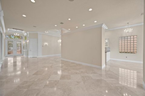 House in Wellington, Florida 2 bedrooms, 207.08 sq.m. № 2177545 - photo 15