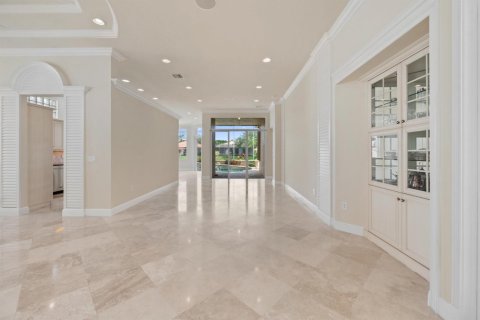 House in Wellington, Florida 2 bedrooms, 207.08 sq.m. № 2177545 - photo 4