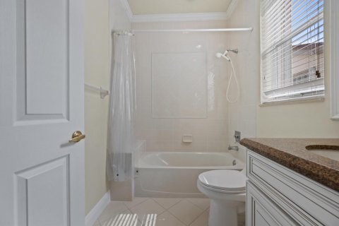 House in Wellington, Florida 2 bedrooms, 207.08 sq.m. № 2177545 - photo 24