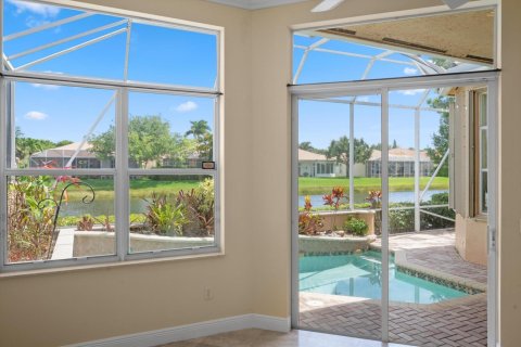 House in Wellington, Florida 2 bedrooms, 207.08 sq.m. № 2177545 - photo 11