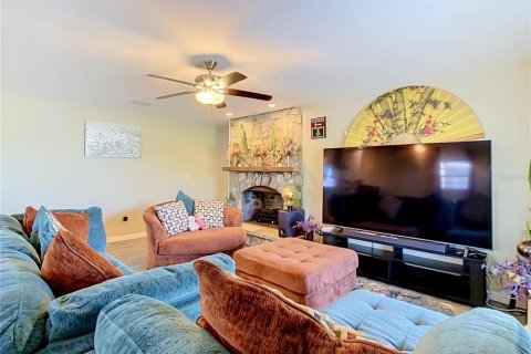 House in Haines City, Florida 3 bedrooms, 166.95 sq.m. № 2390792 - photo 16