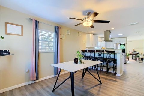 House in Haines City, Florida 3 bedrooms, 166.95 sq.m. № 2390792 - photo 5