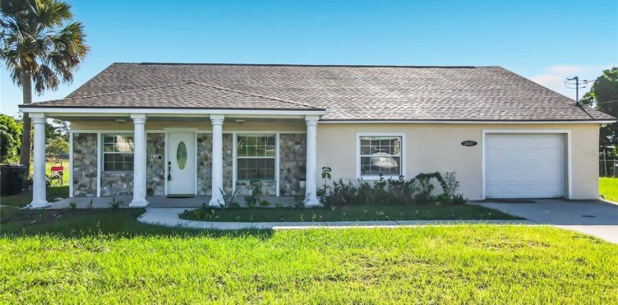 House in Haines City, Florida 3 bedrooms, 166.95 sq.m. № 2390792