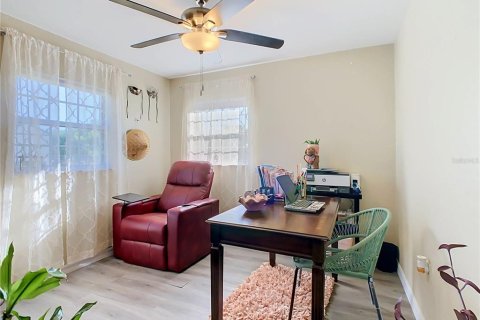 House in Haines City, Florida 3 bedrooms, 166.95 sq.m. № 2390792 - photo 19