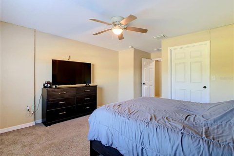 House in Haines City, Florida 3 bedrooms, 166.95 sq.m. № 2390792 - photo 28