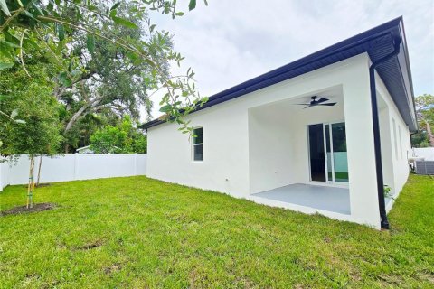 House in Clearwater, Florida 4 bedrooms, 188.22 sq.m. № 1843732 - photo 11