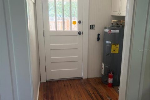 House in Sarasota, Florida 2 bedrooms, 84.08 sq.m. № 2234878 - photo 10
