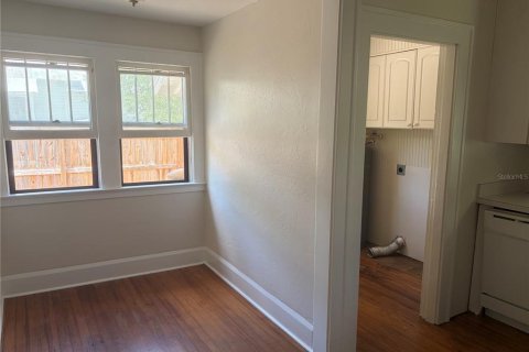 House in Sarasota, Florida 2 bedrooms, 84.08 sq.m. № 2234878 - photo 9