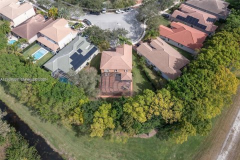 Villa ou maison à louer à Weston, Floride: 4 chambres, 261.52 m2 № 1996289 - photo 5