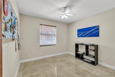 Villa ou maison à louer à Weston, Floride: 4 chambres, 261.52 m2 № 1996289 - photo 22