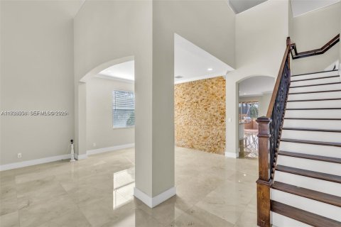 Villa ou maison à louer à Weston, Floride: 4 chambres, 261.52 m2 № 1996289 - photo 9