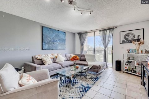 Condo in Lauderhill, Florida, 1 bedroom  № 2014839
